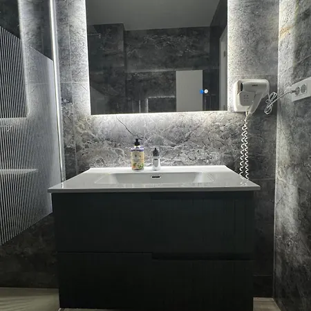 Awesome Place In Exigent Plaza Romania Faza 5 * 布加勒斯特